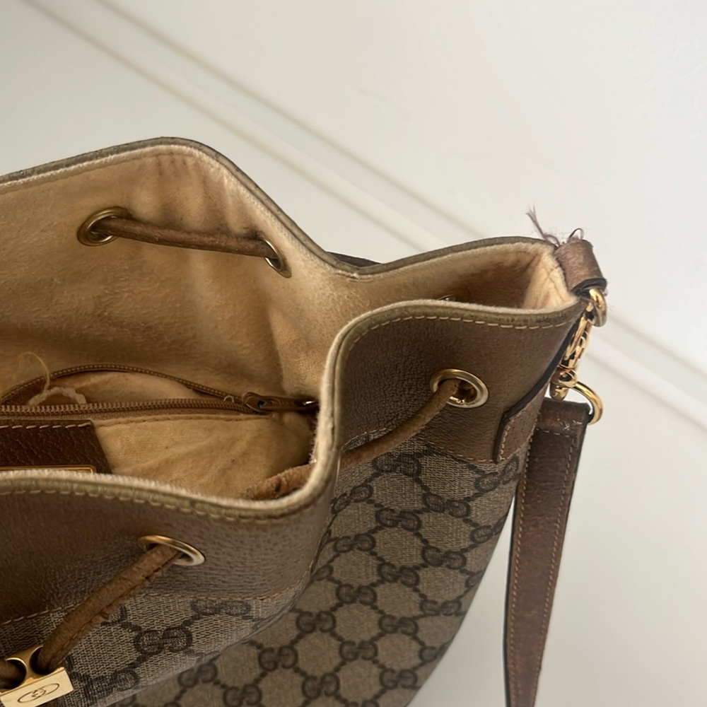 Gucci Vintage Bucket Bag - Picture 14 of 17